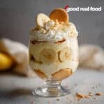 banana pudding dessert in a glass.