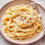 A plate of creamy cacio e pepe.